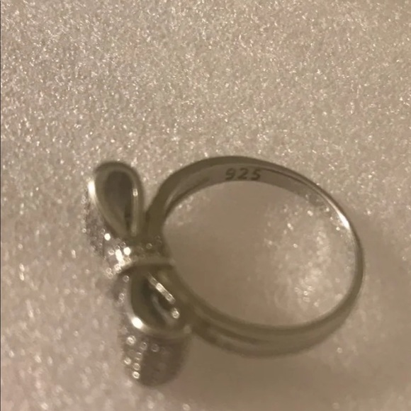 white sapphire Bow sterling silver ring - size-6.5 . - Picture 5 of 9